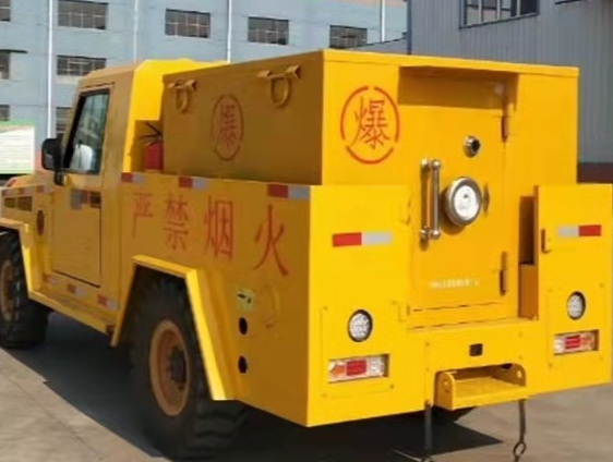 安定凯龙爆破器材运输车：保障爆破任务的安全运行